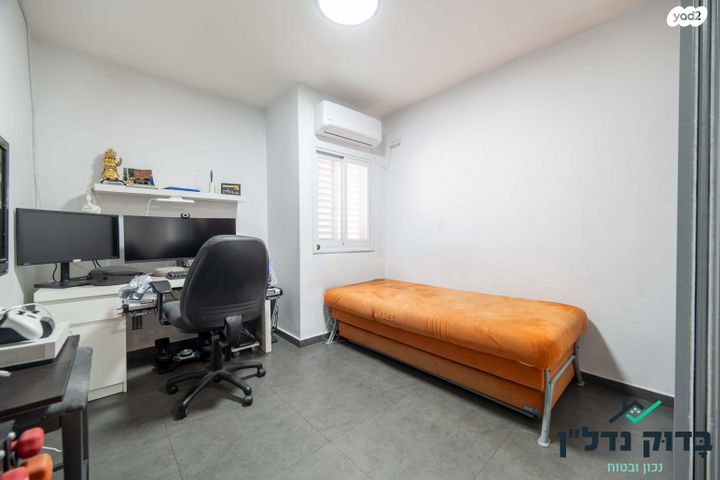 גג/ פנטהאוז, שדרות בן גוריון 22, בן גוריון, חולון