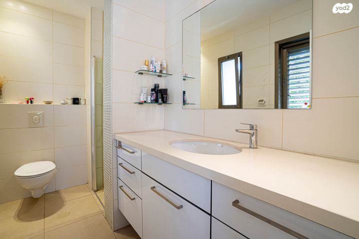 בית פרטי/ קוטג', מתחם 19 - 20 (מתחם הפרחים), הוד השרון