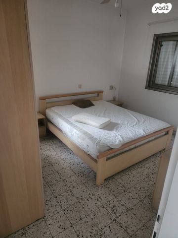 דירה, אריה בן אליעזר, נווה יהושע, ערמונים, רמת גן