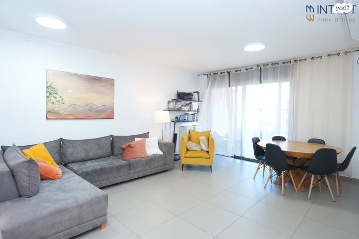 דירה, אלון 17, החורש, חריש