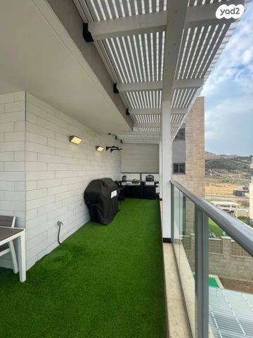 דירה, רמת נבון . הר כרמי, כרמיאל