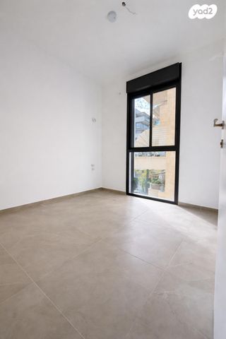 דירה, חרוזים, רמת גן