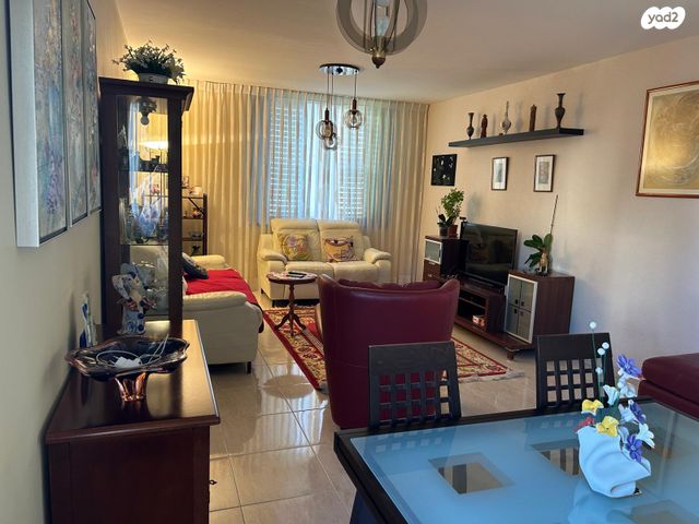 דירה, שדרות ח"ן 15, מרכז העיר דרום, נתניה