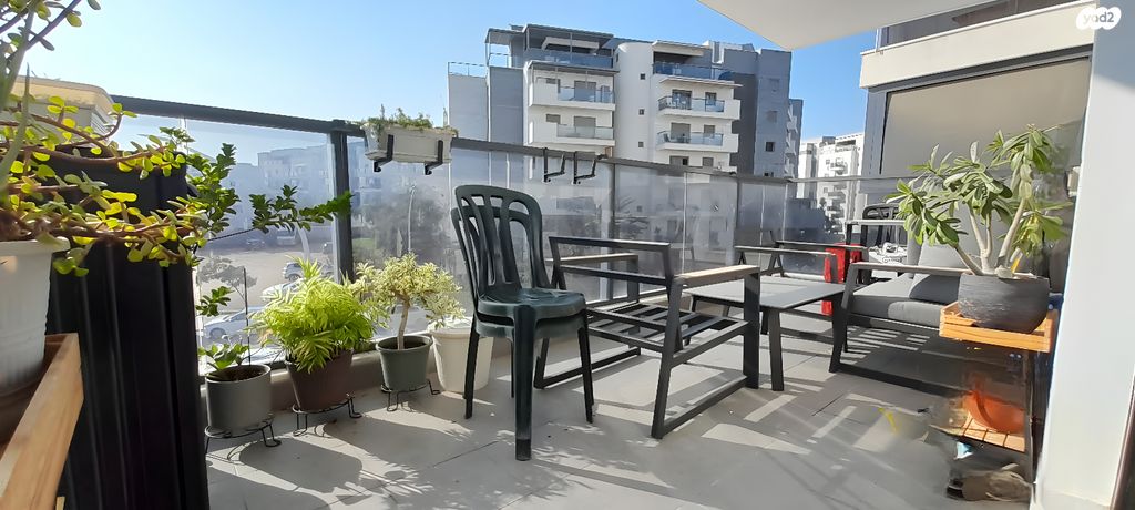 דירה, דרך האילנות, גדרה מזרח, גדרה