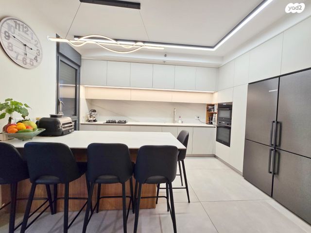 דירה, משה רינת, קרית רבין, חולון