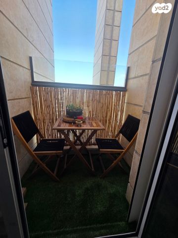 גג/ פנטהאוז, דרך העצמאות, ליבת העיר, יהוד מונוסון