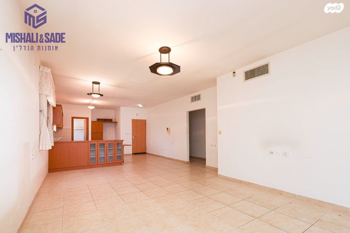 דירה, הרצל 32, מרכז העיר, חדרה