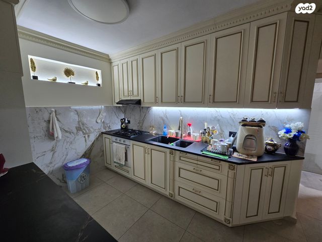 דירת גן, נווה עמל, הרצליה