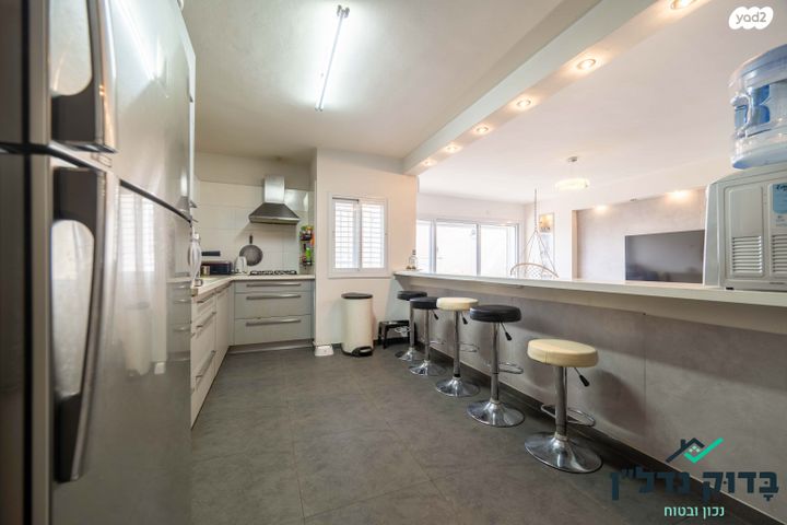 גג/ פנטהאוז, שדרות בן גוריון 22, בן גוריון, חולון