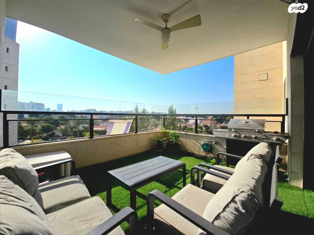 דירה, רעננה