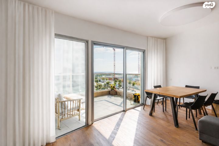 הגוש הגדול, רמת אביב החדשה, נופי ים