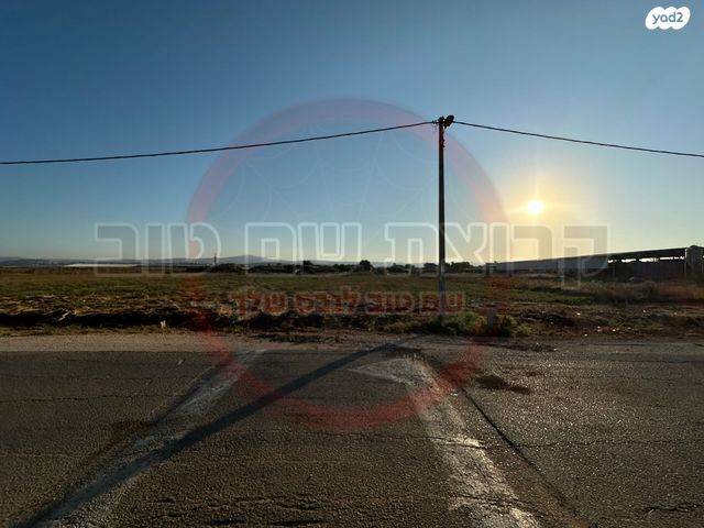 דו משפחתי, אומן