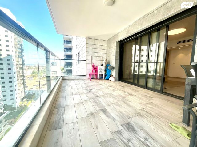 דירה, יעקב דורי, נאות שמיר, רמלה