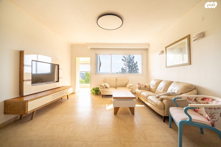 דירה, הרב עוזיאל 6, פתח תקווה