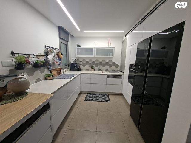 גדעון האוזנר 