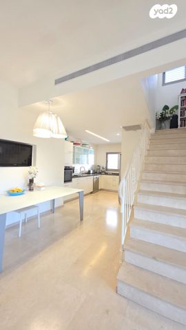 דופלקס, אלכסנדר סשה ארגוב 25, המשתלה, תל אביב יפו