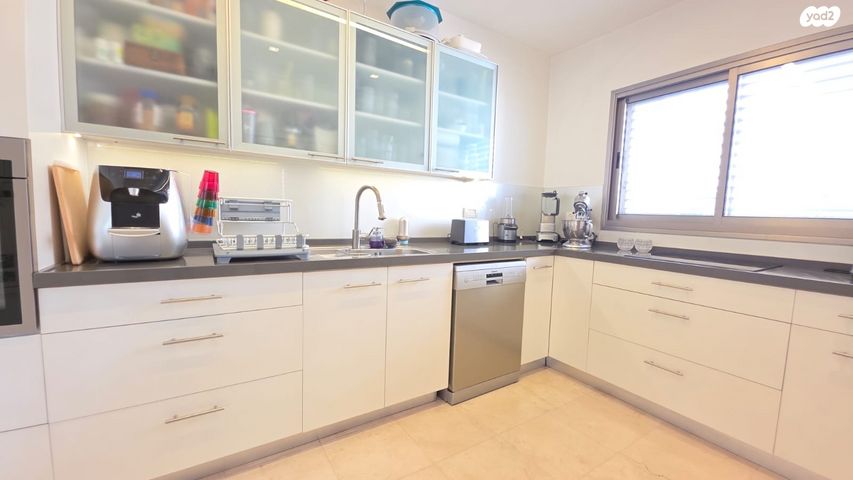 דופלקס, אלכסנדר סשה ארגוב 25, המשתלה, תל אביב יפו