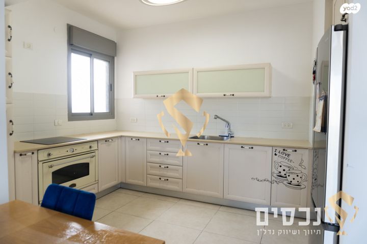 דירה, אסירי ציון 15, נווה גן, פתח תקווה