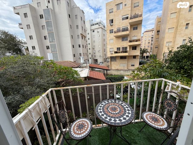 בית פרטי/ קוטג', משה שפירא, צפון מזרח מרכז העיר, נתניה