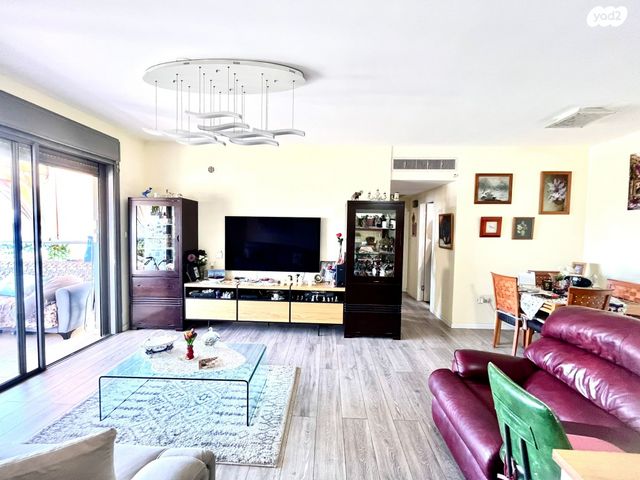 דירה, המגדל הלבן, שאר העיר, רמלה