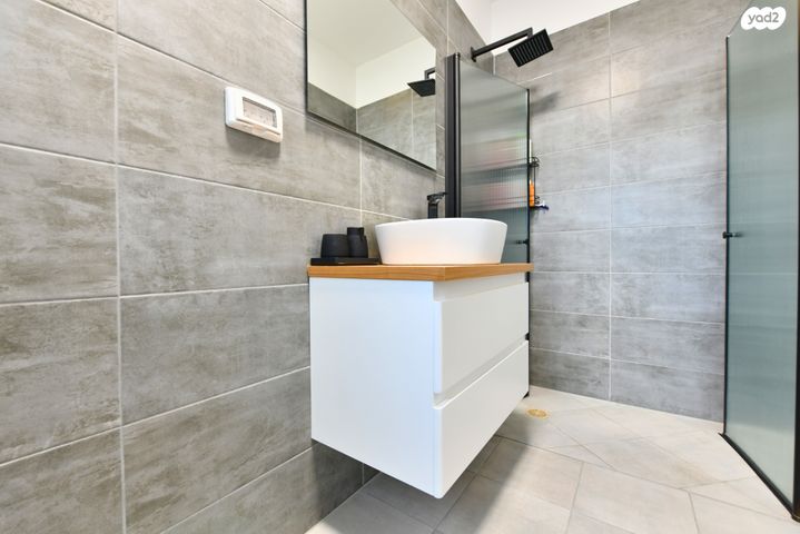 דירה, ענת גוב, צומת סביון, קרית אונו