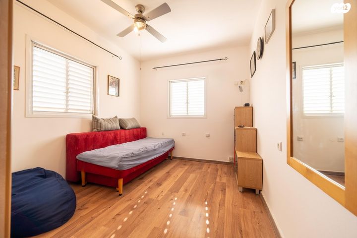 דירה, הרב עוזיאל 6, פתח תקווה