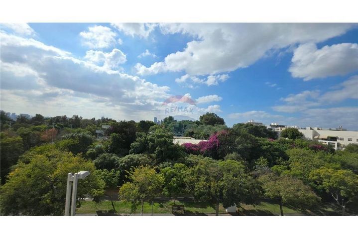 דופלקס, אלכסנדר סשה ארגוב 25, המשתלה, תל אביב יפו