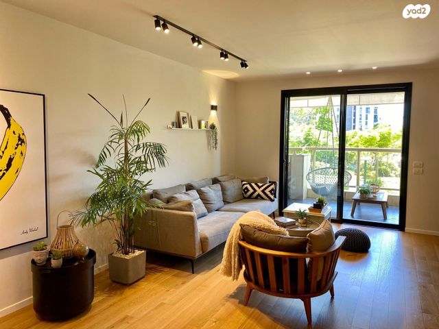 דירה, הרצליה הצעירה, הרצליה