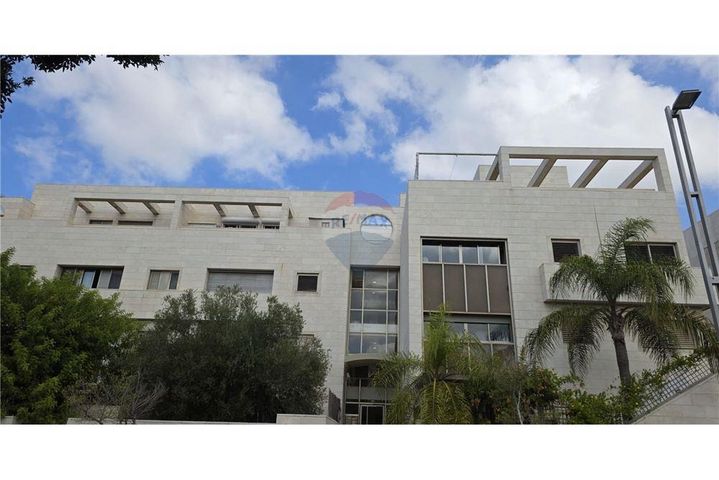 דופלקס, אלכסנדר סשה ארגוב 25, המשתלה, תל אביב יפו