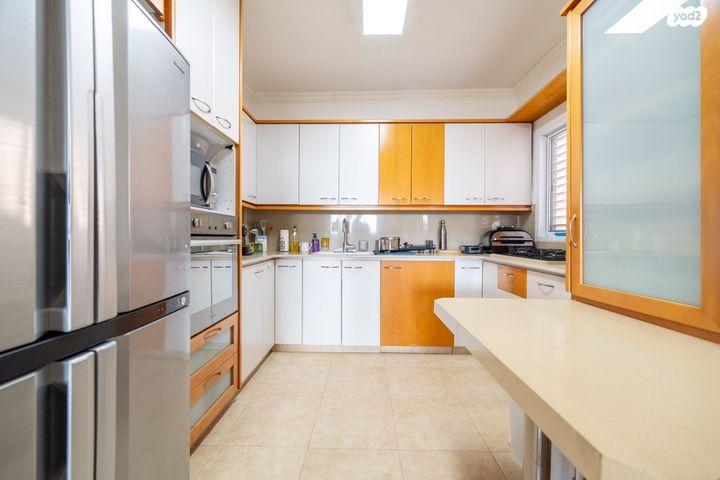 דירה, הרב עוזיאל 6, פתח תקווה