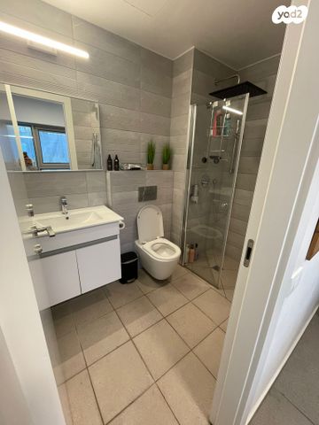 דירה, קהילת פאדובה, תל אביב יפו