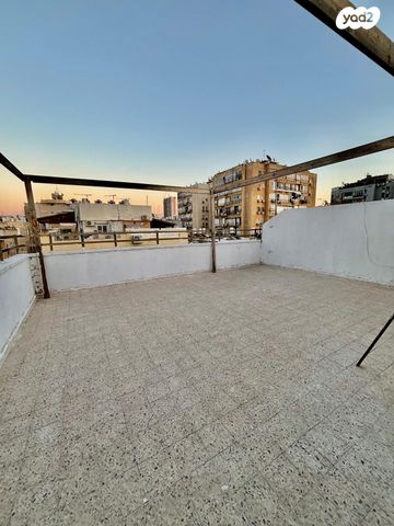 גג/ פנטהאוז, ארלוזורוב 80, עצמאות יוספטל, בת ים