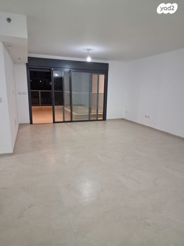 דירה, דוכיפת, גבעת אלונים, קרית אתא