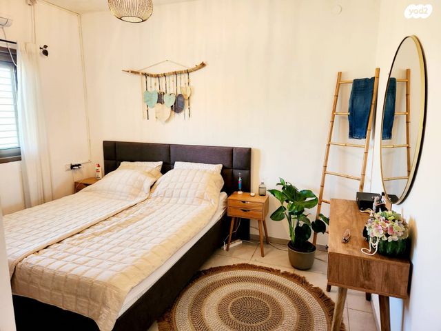 דו משפחתי, מבצע חירם, ויצמן, חדרה