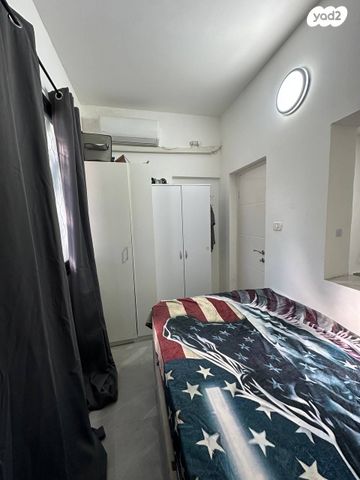 דירה, הגיבורים 19, העיר התחתית, ואדי סאליב, חיפה