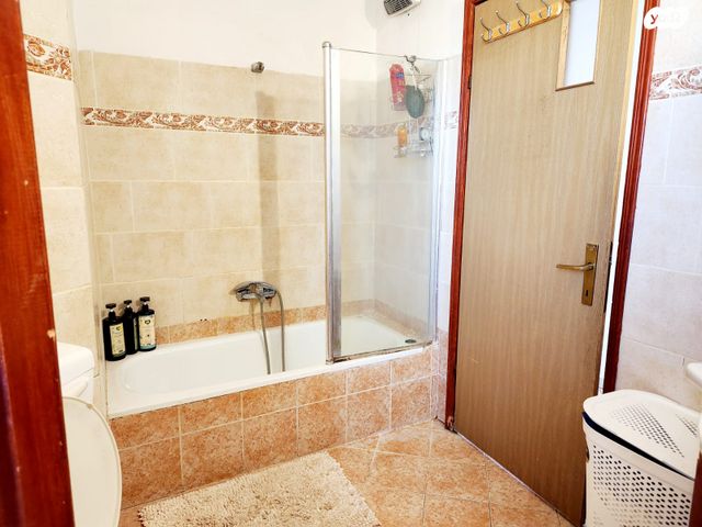 דו משפחתי, מבצע חירם, ויצמן, חדרה