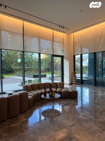 דירה, ניסים אלוני, צמרות איילון, פארק צמרת, תל אביב יפו