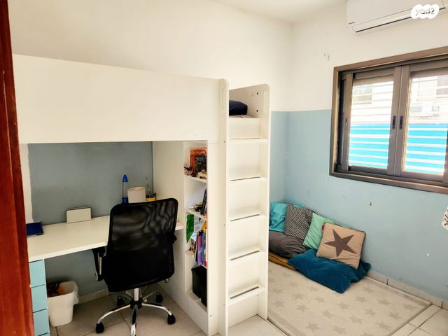 דו משפחתי, מבצע חירם, ויצמן, חדרה