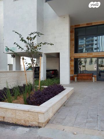 דירה, לוטם, הפרחים, חריש