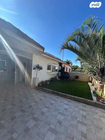 דו משפחתי, שיכון רמז, פרדס חנה כרכור