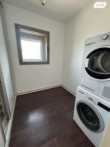 דירה, ניסים אלוני, צמרות איילון, פארק צמרת, תל אביב יפו