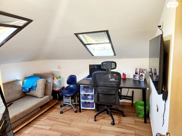 דו משפחתי, מבצע חירם, ויצמן, חדרה