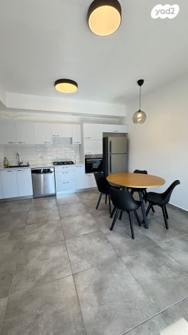 דירה, הגיבור האלמוני, תל אביב יפו