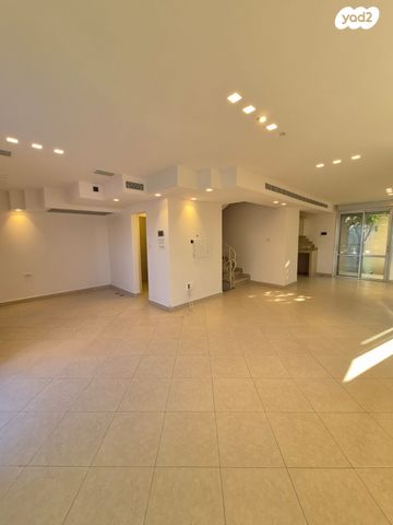 דו משפחתי, גולן, רמת השרון