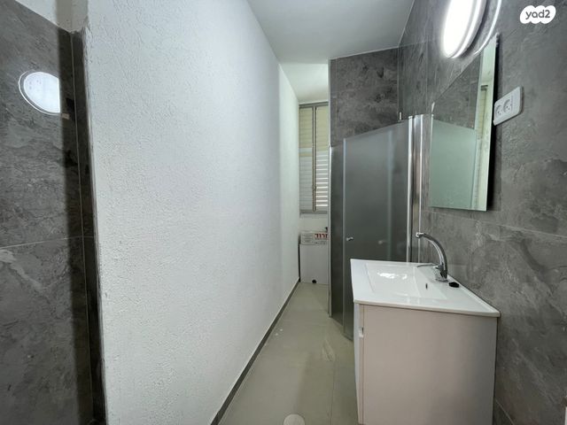 גג/ פנטהאוז, אלי כהן, נאות רחל, חולון