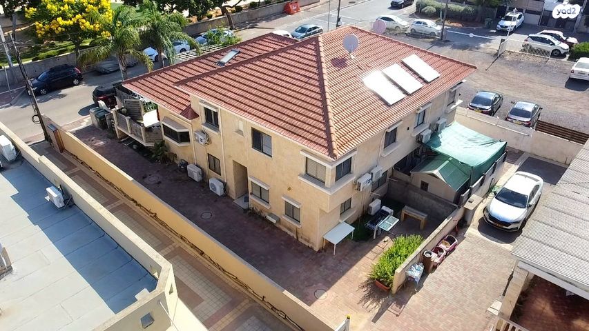 דו משפחתי, מבצע חירם, ויצמן, חדרה