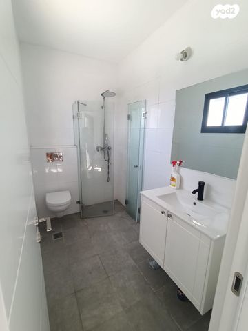 גג/ פנטהאוז, הנביאים, הנביאים, בת ים