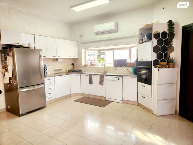 דו משפחתי, מבצע חירם, ויצמן, חדרה