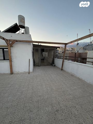 גג/ פנטהאוז, ארלוזורוב 80, עצמאות יוספטל, בת ים