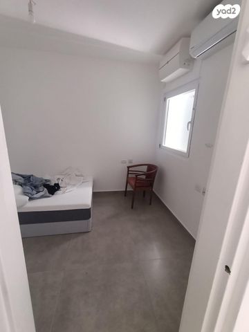 גג/ פנטהאוז, הנביאים, הנביאים, בת ים